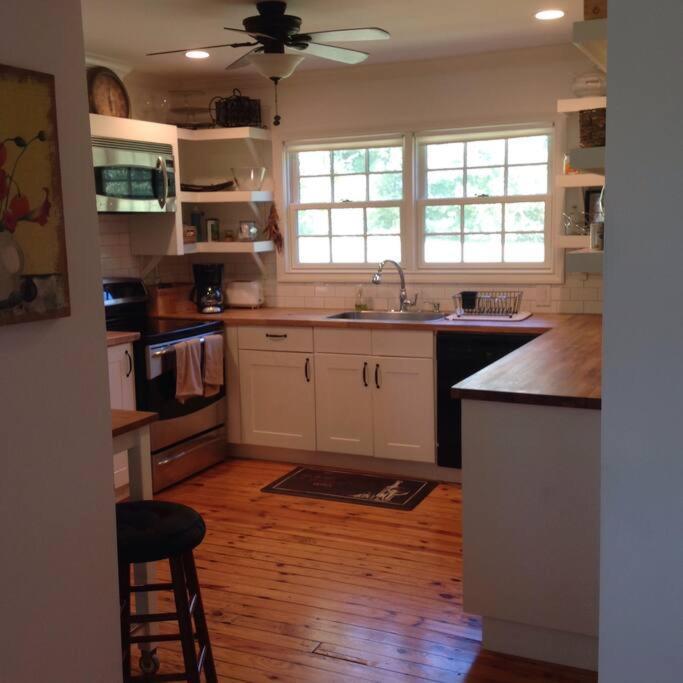Charming Cottage On A City Farm! Lexington Extérieur photo