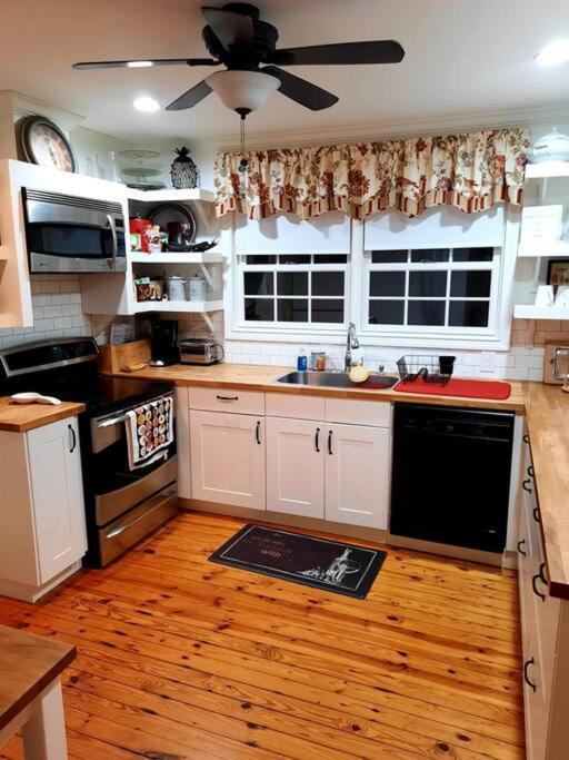Charming Cottage On A City Farm! Lexington Extérieur photo